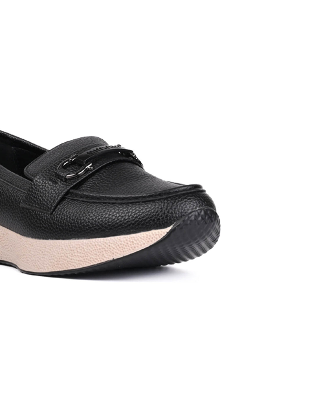 Women Black Textured Loafers