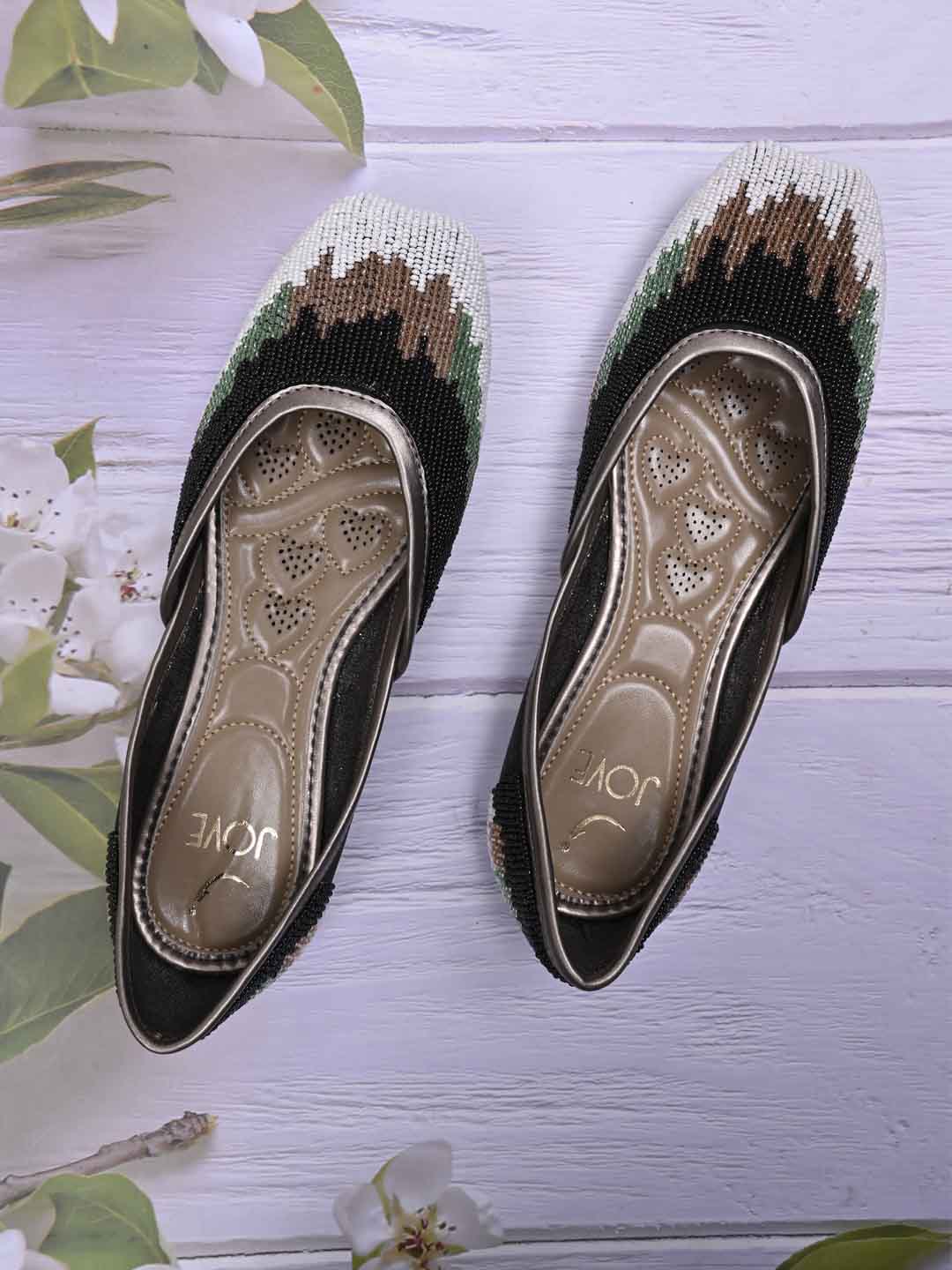 Women, Women Footwear, Black Mojaris