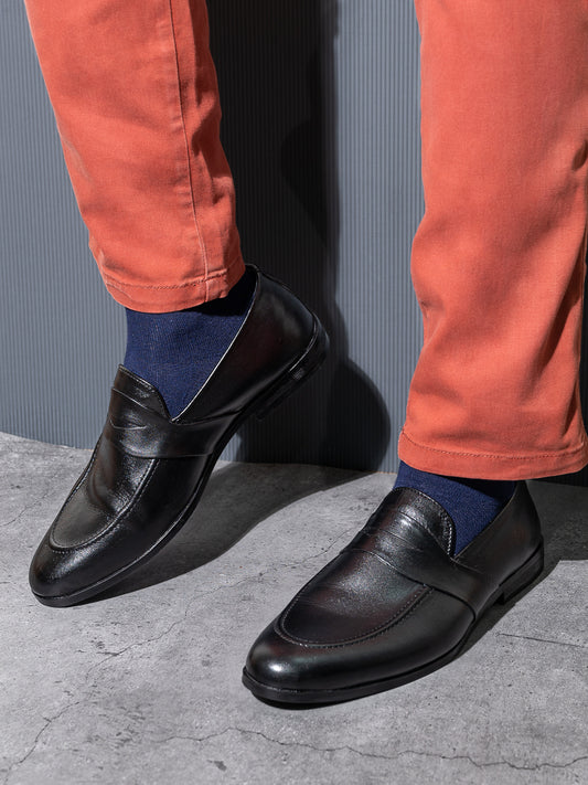 Men Black Solid Loafers