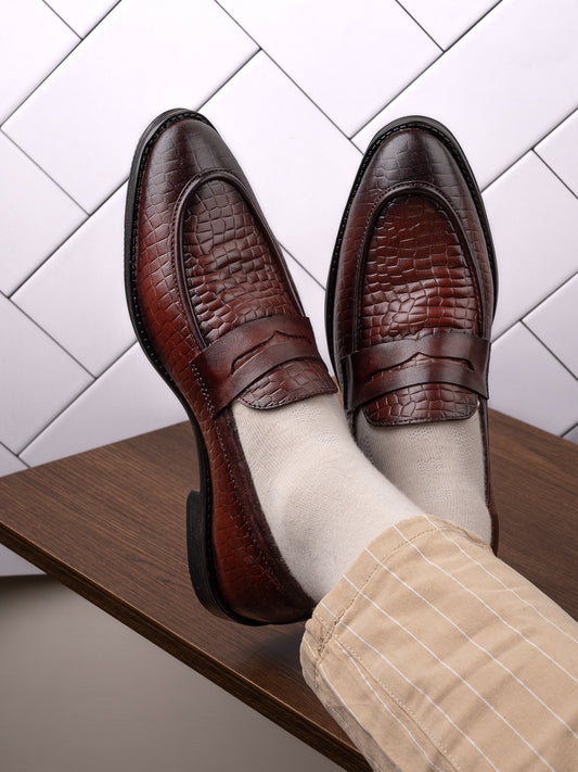 Men Brown Textured Loafers