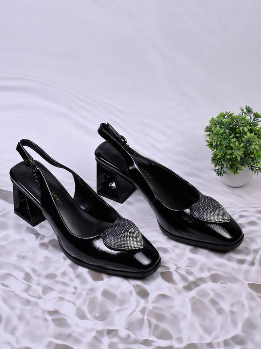 Women Black Embilleshed Pumps