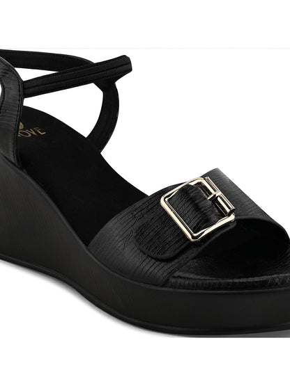 Women Black Textured Wedges