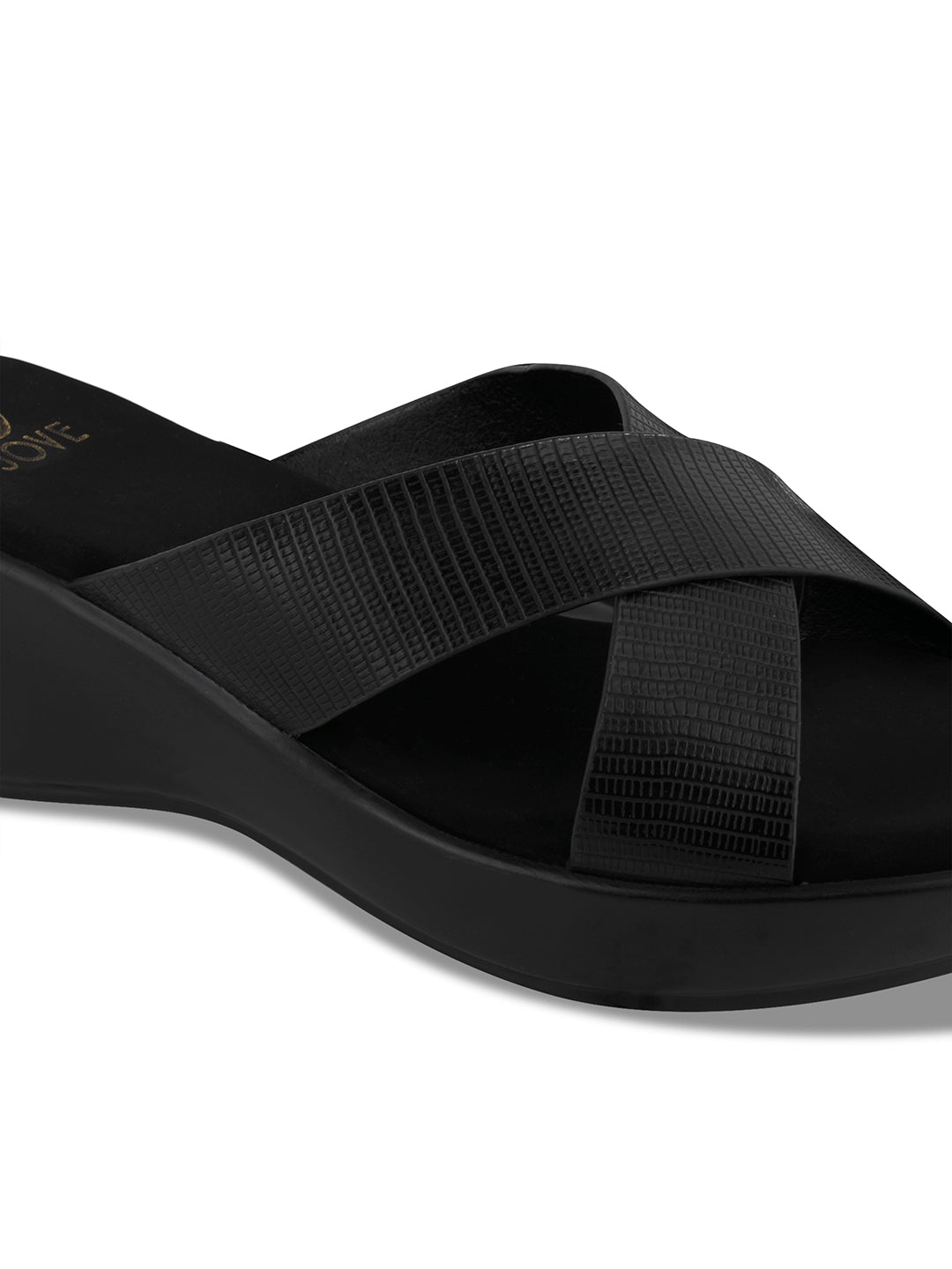 Women Black Textured Wedges