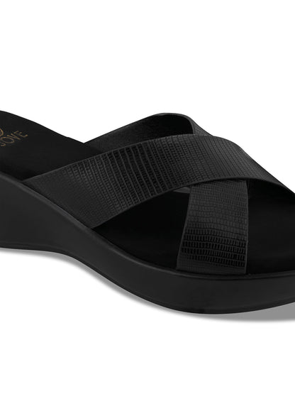 Women Black Textured Wedges